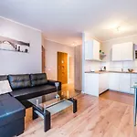 Apartament B&F Garbary Poznań Business&Family - Parking